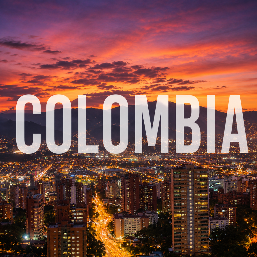 Medellín al anochecer